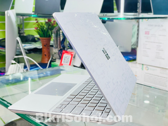 Microsoft Surface Laptop Go – Intel Core i5 | 8GB RAM